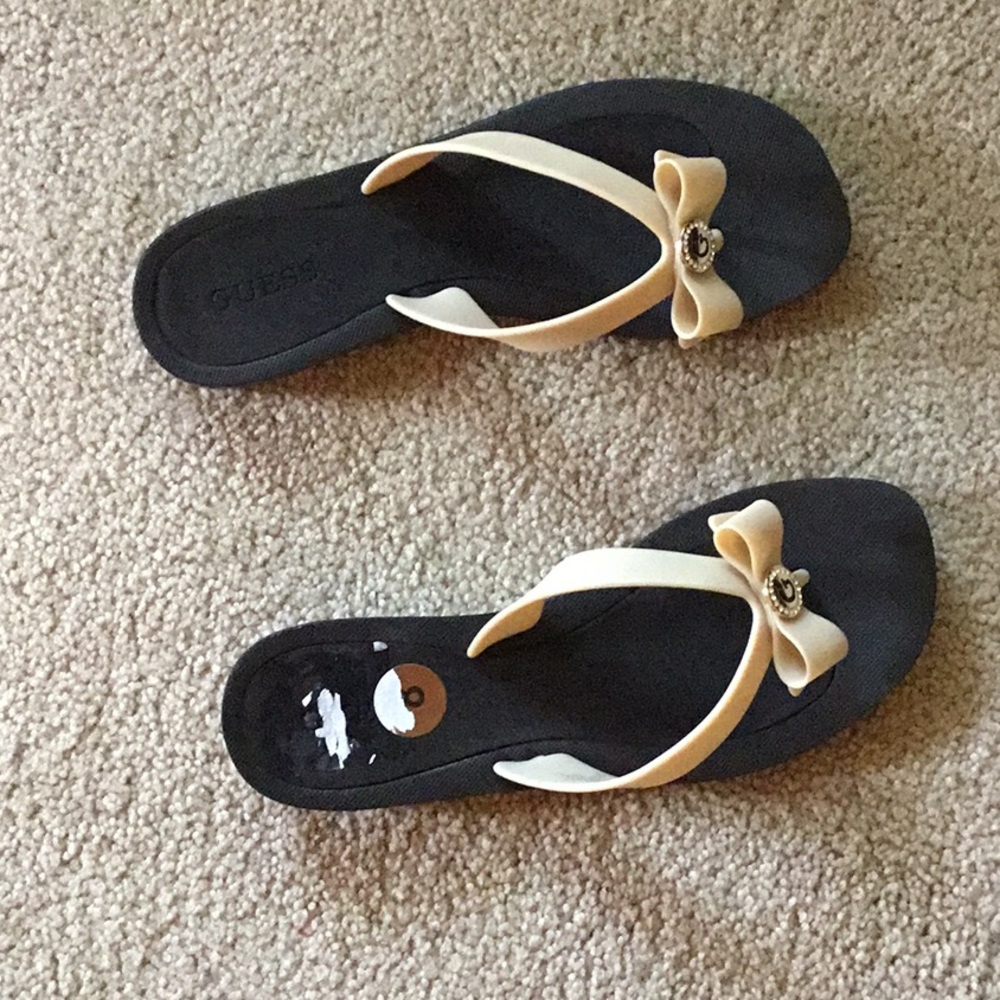 Guess flip flop